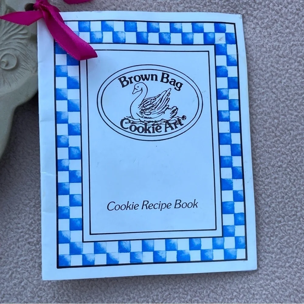 NEW Vintage Brown Bag Cookie Art Shortbread Mold 80s Dessert Teddy Bear Granny
